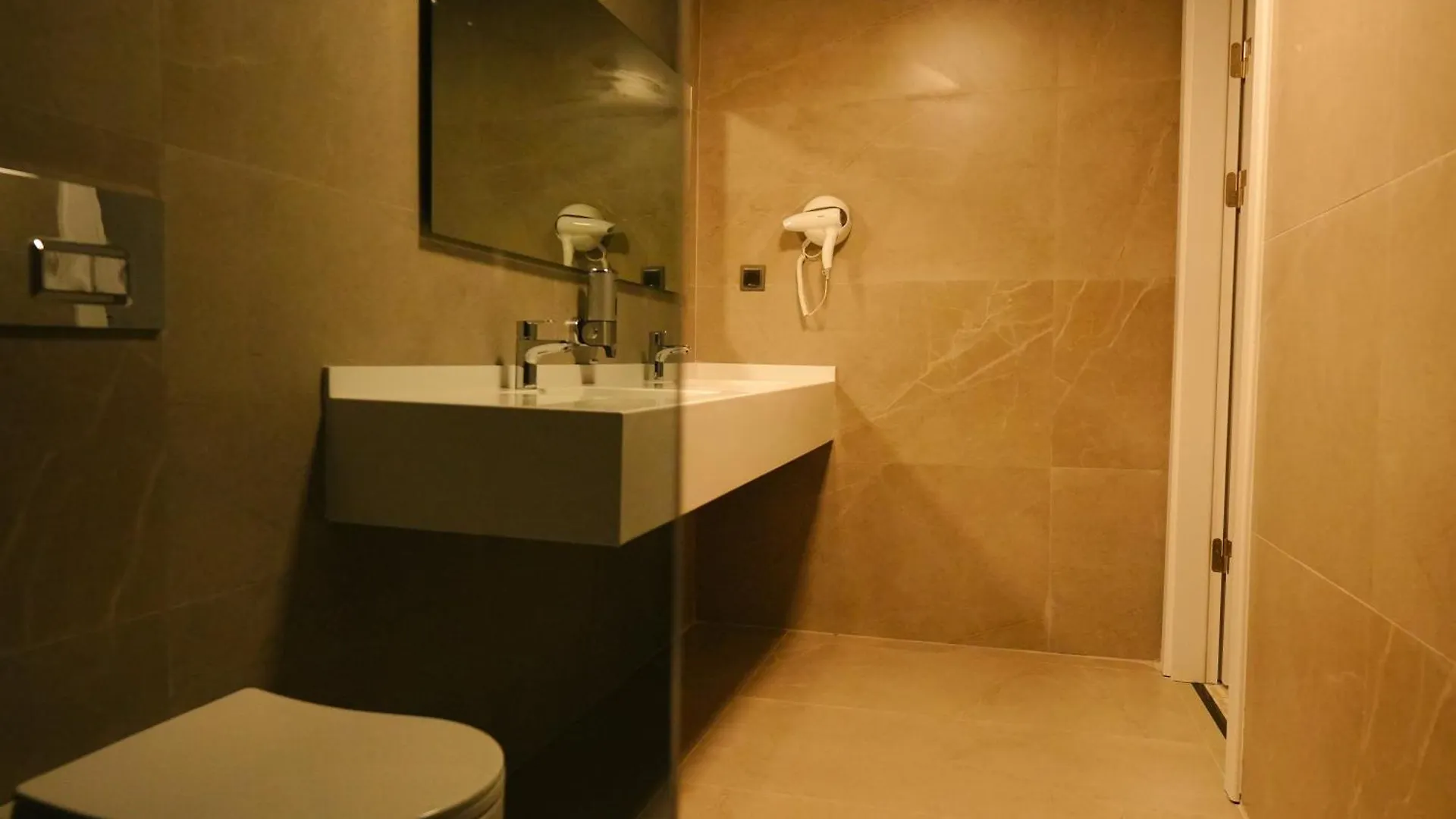 Bonnie City Hotel Antalya