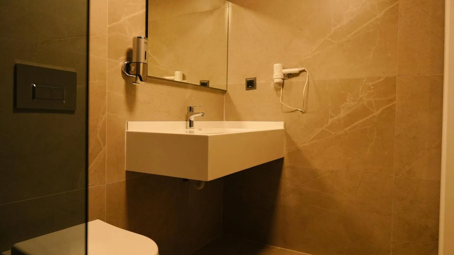 Bonnie City Hotel Antalya